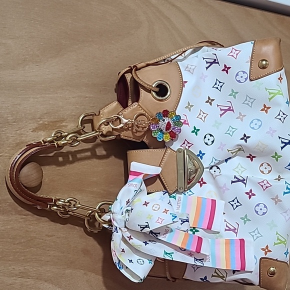 Louis Vuitton Ursula GM - Picture 9 of 15